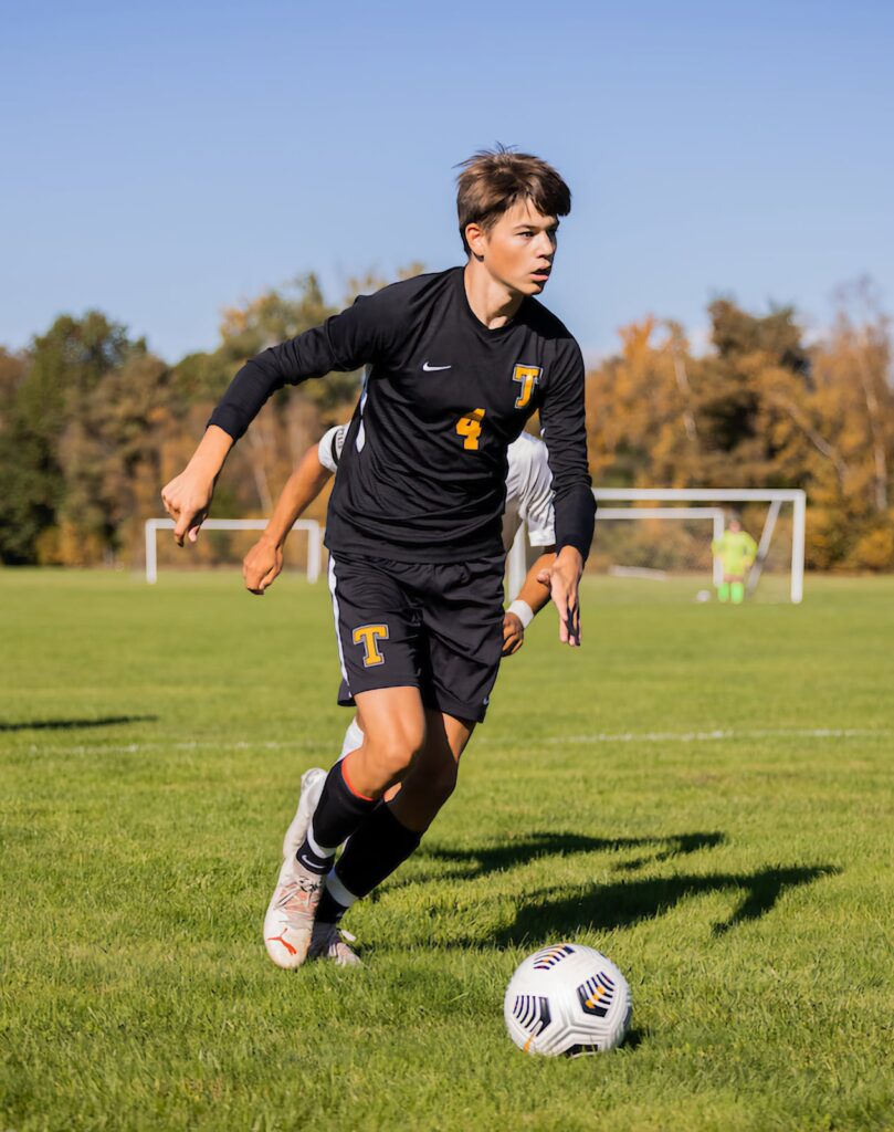 Lauri, Soccer